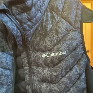 Womens Columbia vest size medium
